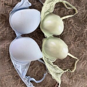 2 Victorias Secret Bras